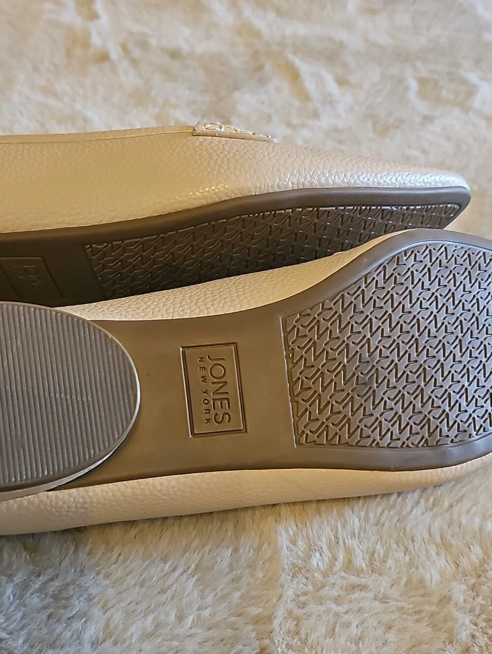 Jones New York Cream Pebble-Textured Loafer Flats